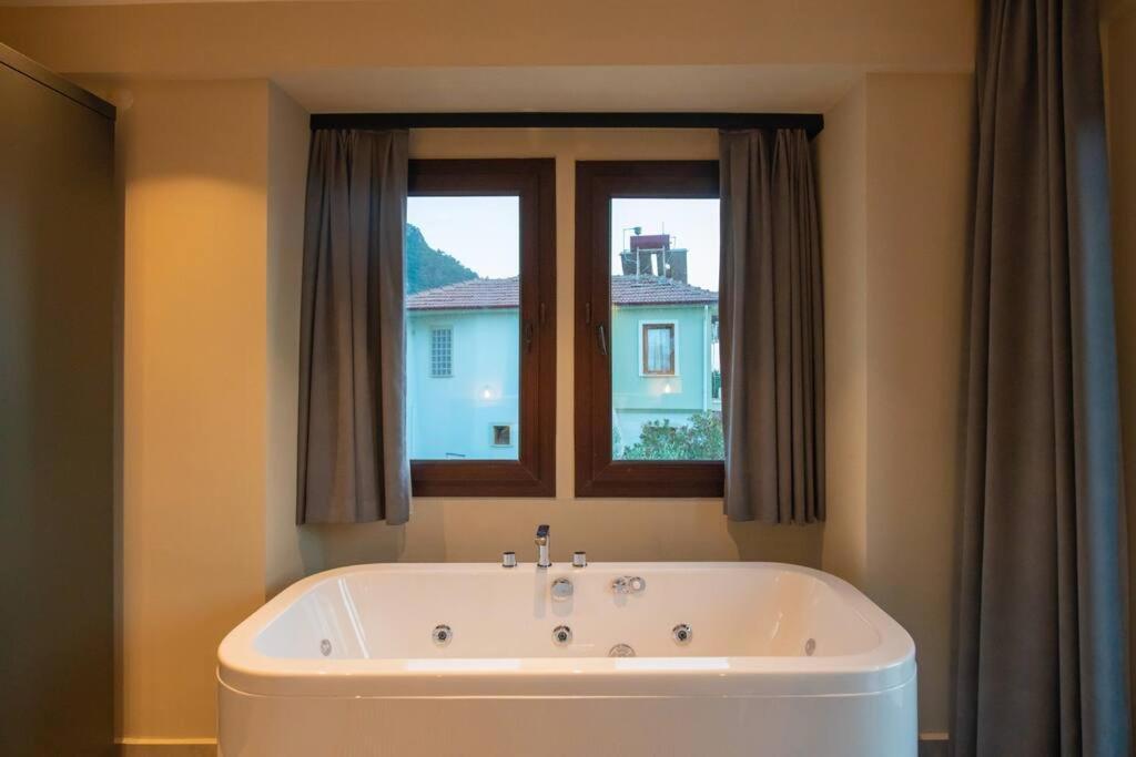 Havuzlu Korunakli Jakuzili Villa Fethiye Exterior foto